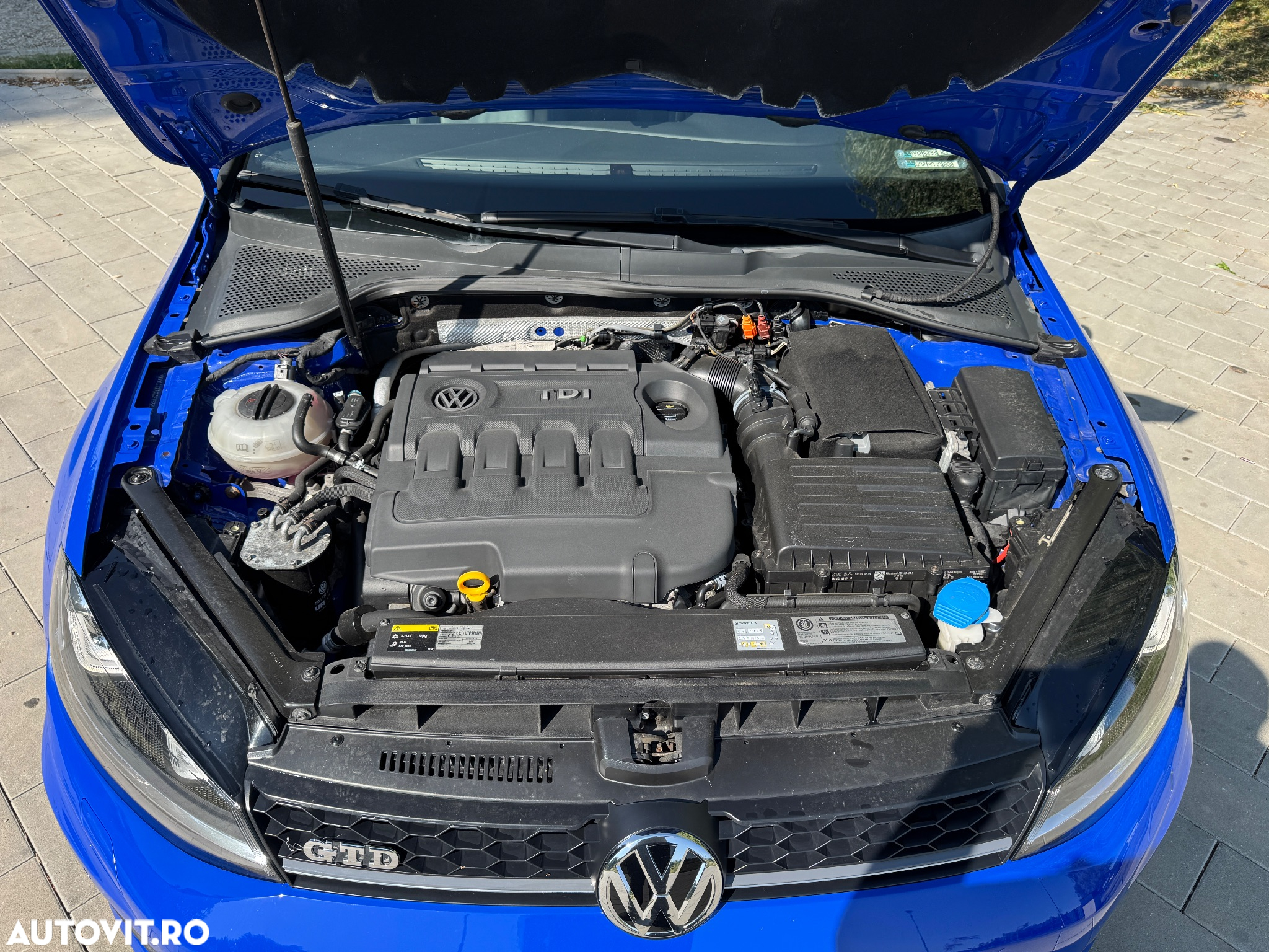Volkswagen Golf 2.0 TDI DPF BMT DSG GTD - 3