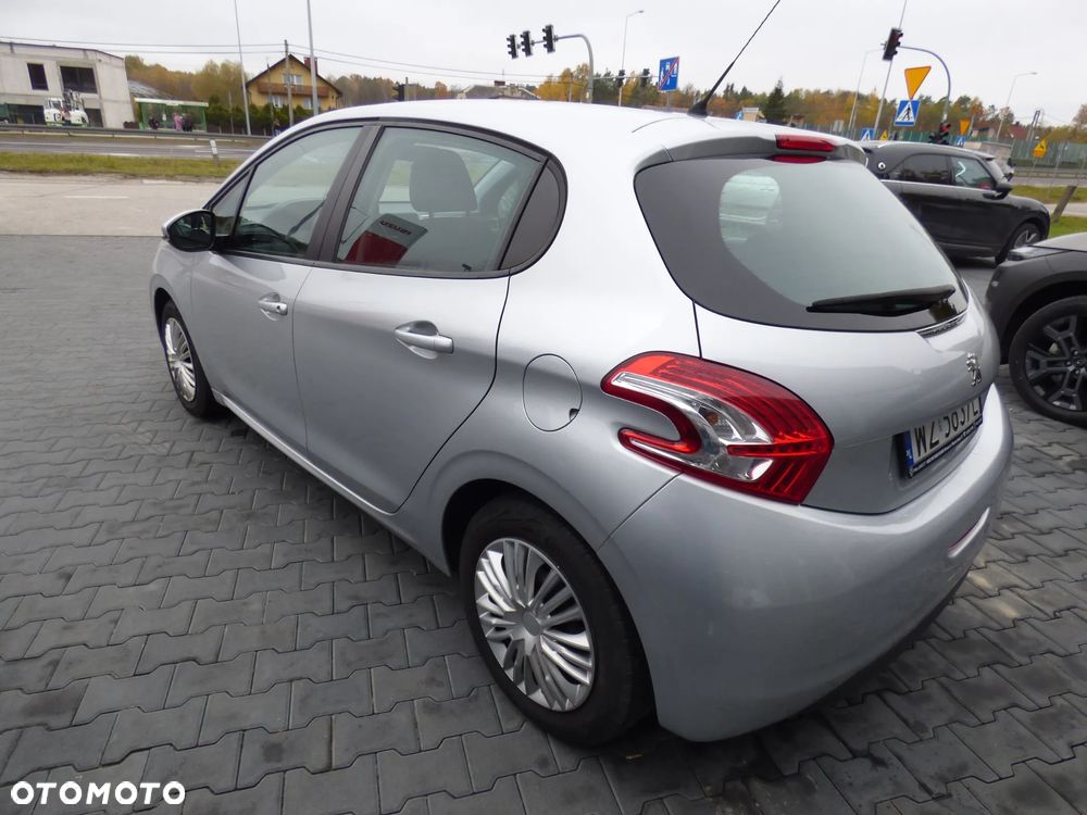 Peugeot 208 - 7
