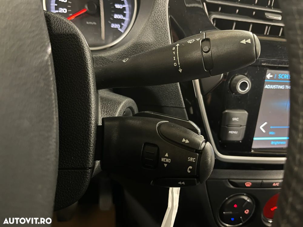 Peugeot 301 1.5 BlueHDI FAP Allure - 17