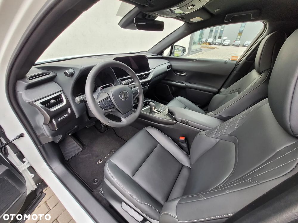 Lexus UX 300h F Sport Design - 3