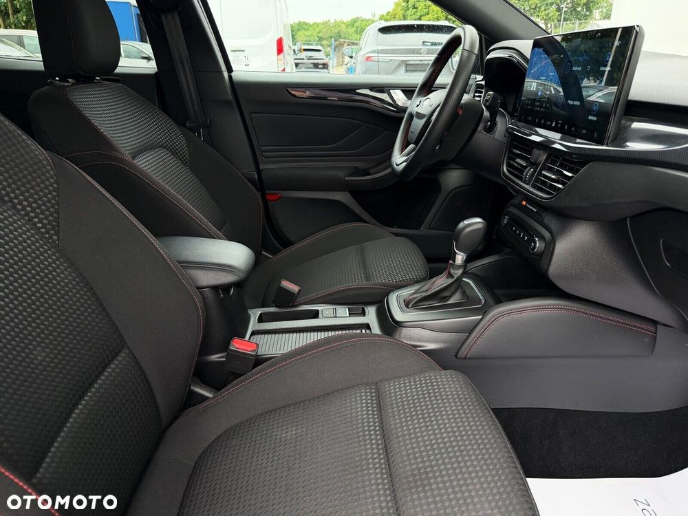 Ford Focus 1.0 EcoBoost mHEV ST-Line X - 26
