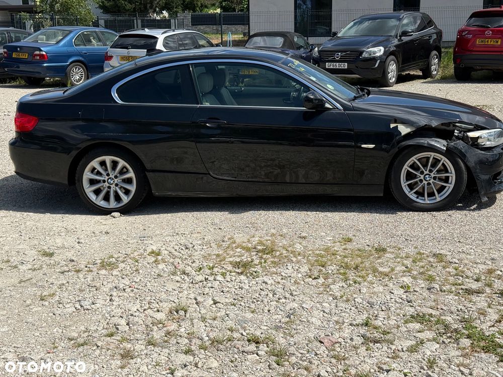 BMW Seria 3 320d Edition Exclusive - 4