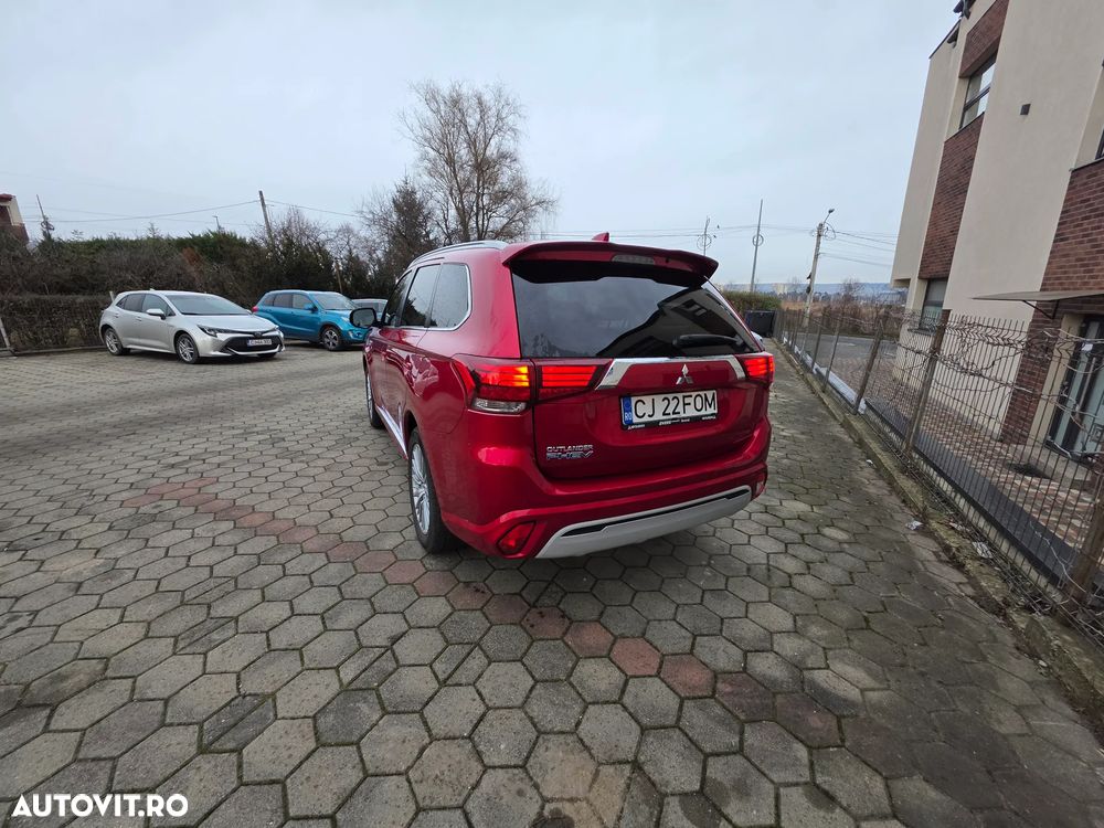 Mitsubishi Outlander PHEV 2.4 L 4X4 Instyle - 4