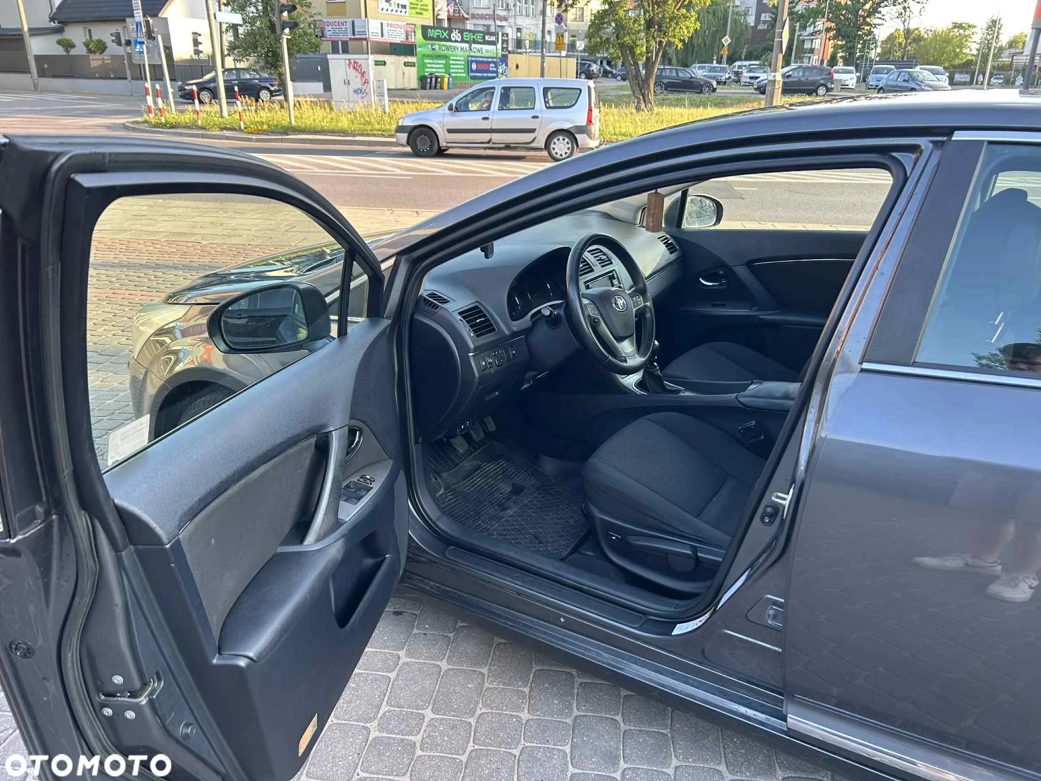 Toyota Avensis 1.8 Sol NAVI - 18