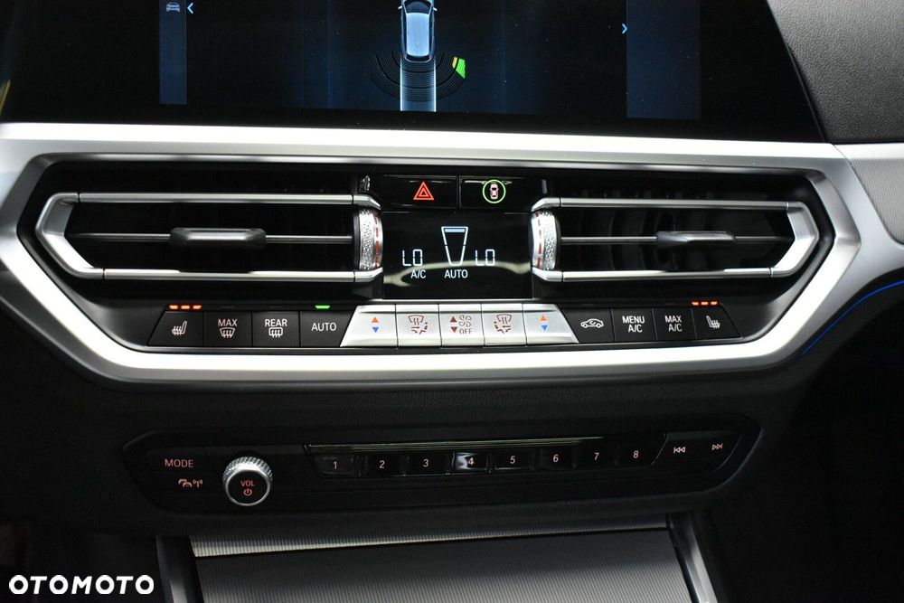 BMW Seria 3 330e PHEV M Sport sport - 21