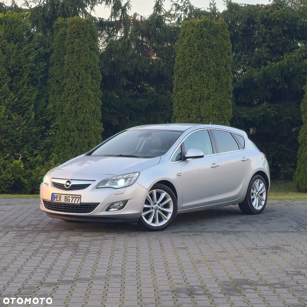 Opel Astra 2010 photo 3