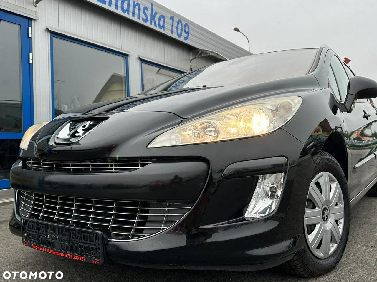 Peugeot 308 - 1