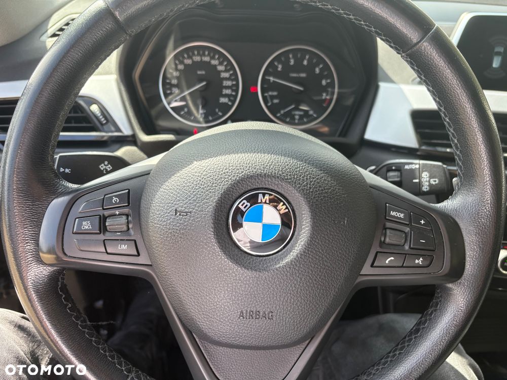 BMW X1 sDrive18i Sport Line - 20