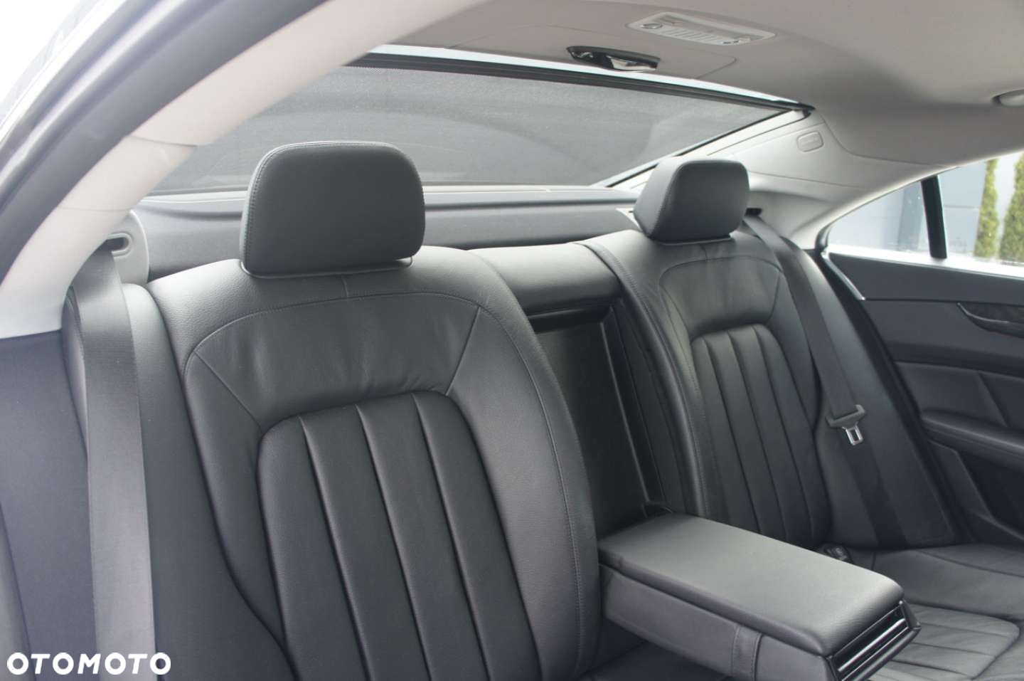 Mercedes-Benz CLS - 19