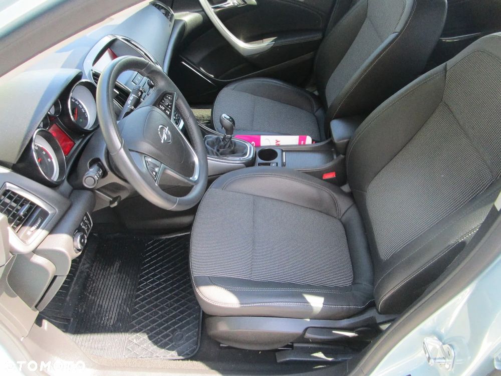 Opel Astra 1.6 Design Edition - 15