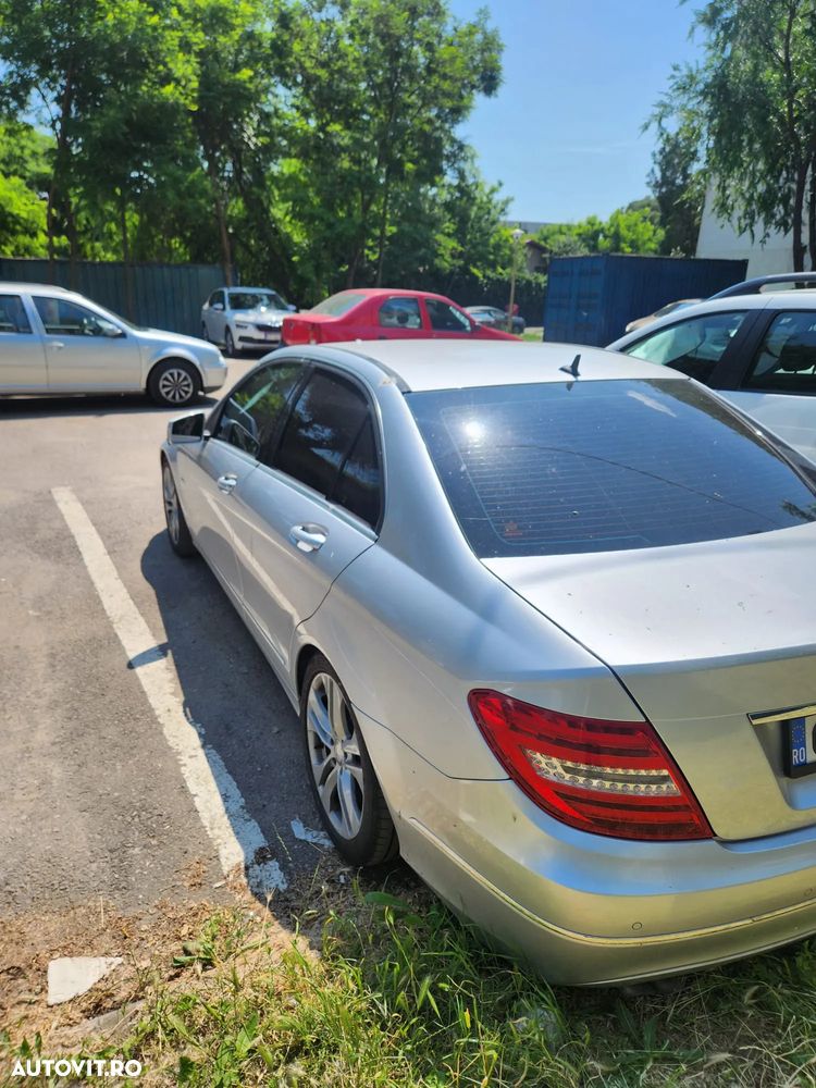 Mercedes-Benz C - 9