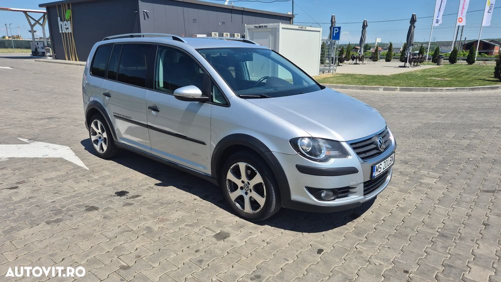 Volkswagen Touran - 4