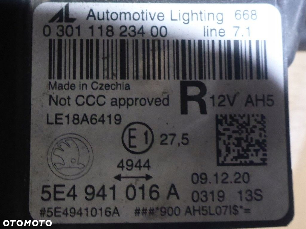 Skoda Octavia Reflektor Prawy 5E4941016A - 10