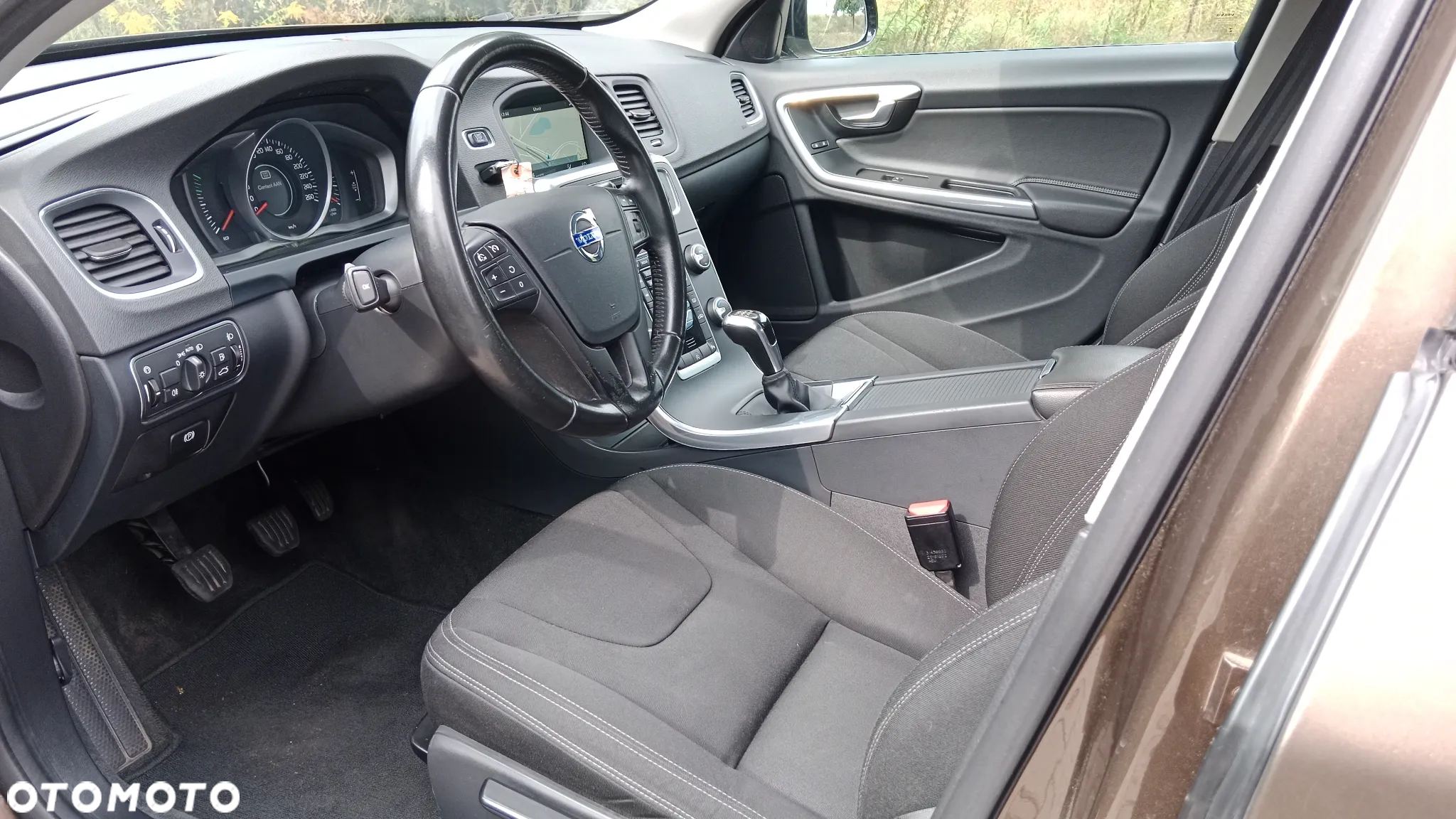 Volvo V60 Cross Country - 10