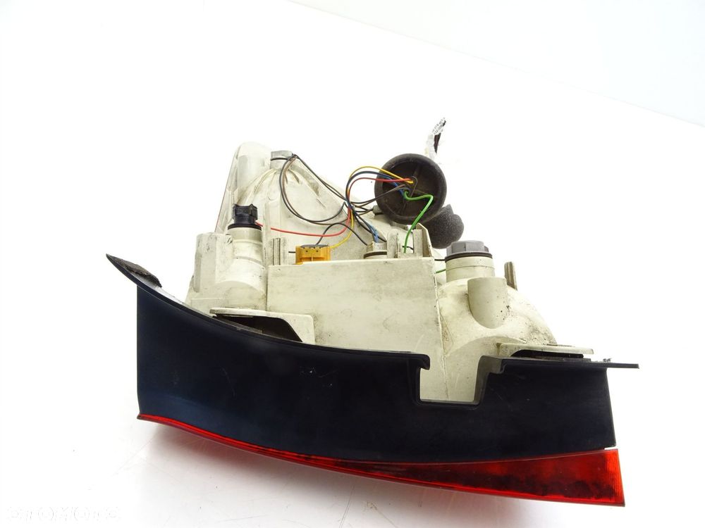 Lampa lewy tył tylna lewa kombi 3t9945095 skoda superb ii - 7