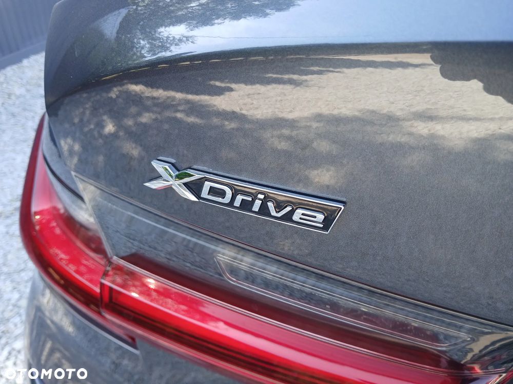 BMW Seria 3 330e PHEV xDrive M Sport sport - 37