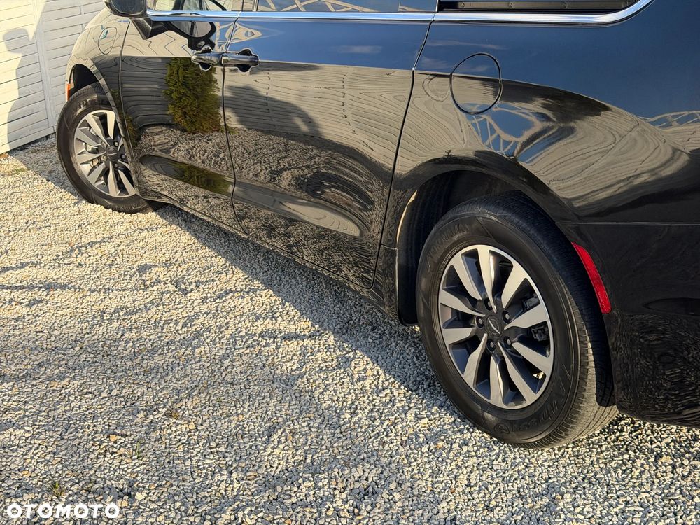 Chrysler Pacifica - 23