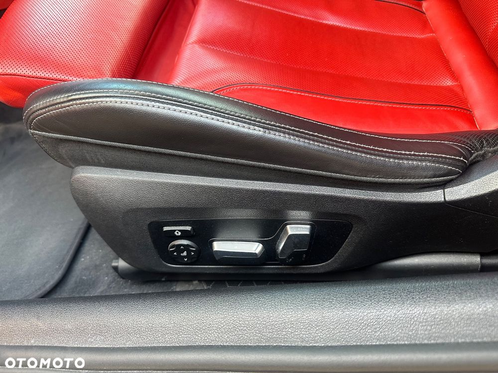 BMW Seria 8 - 23