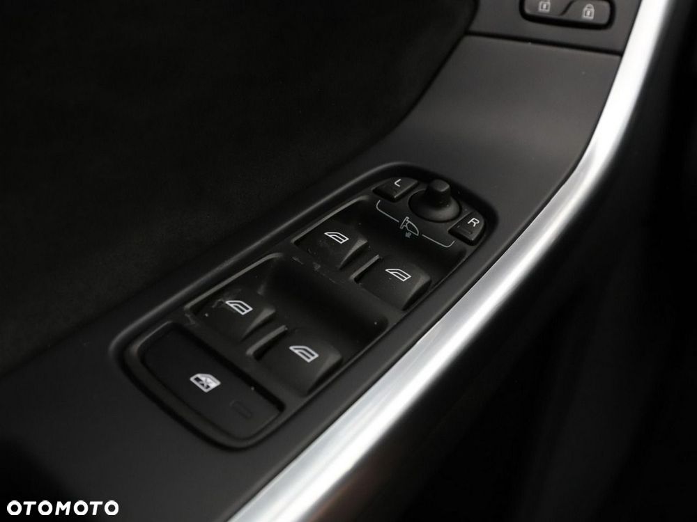 Volvo XC 60 D4 Momentum - 34