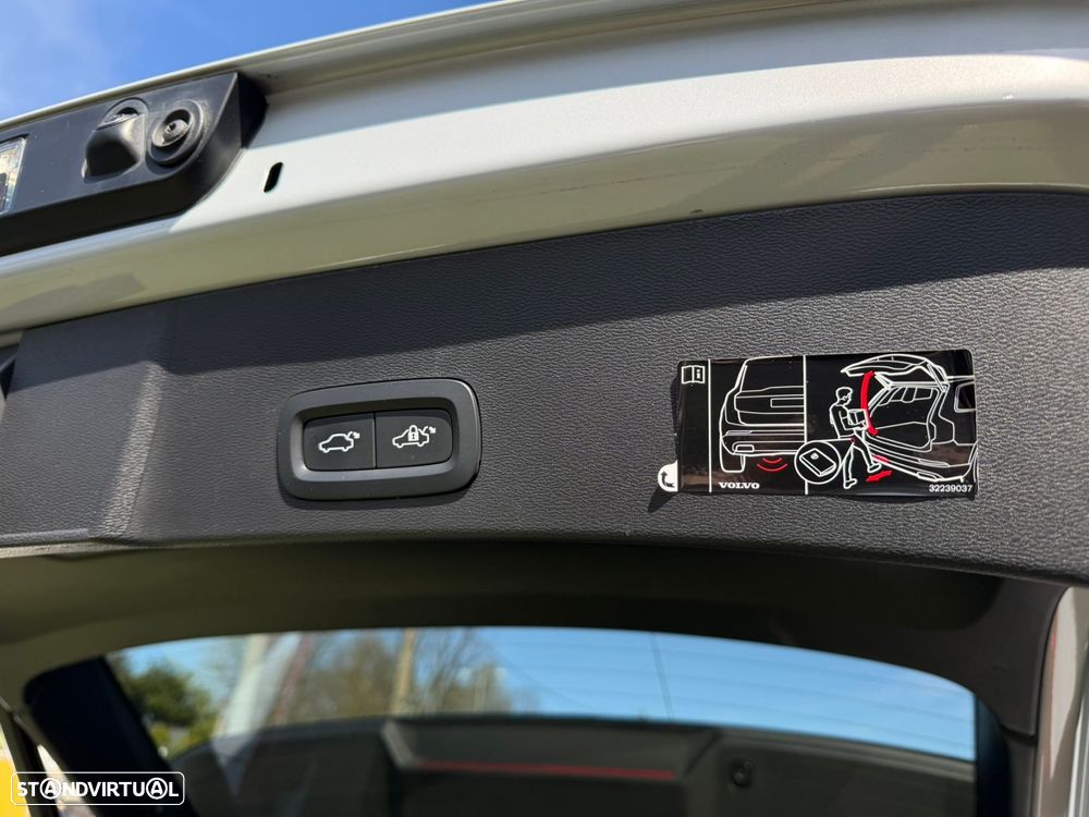 Volvo XC 40 1.5 T4 PHEV R-Design - 60