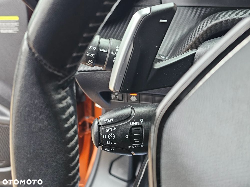 Peugeot 2008 1.5 BlueHDi Allure Pack S&S EAT8 - 23