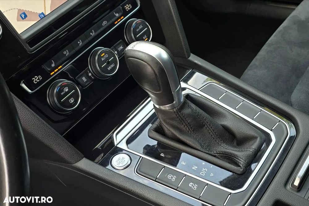 Volkswagen Passat 2.0 TDI DSG Highline - 25