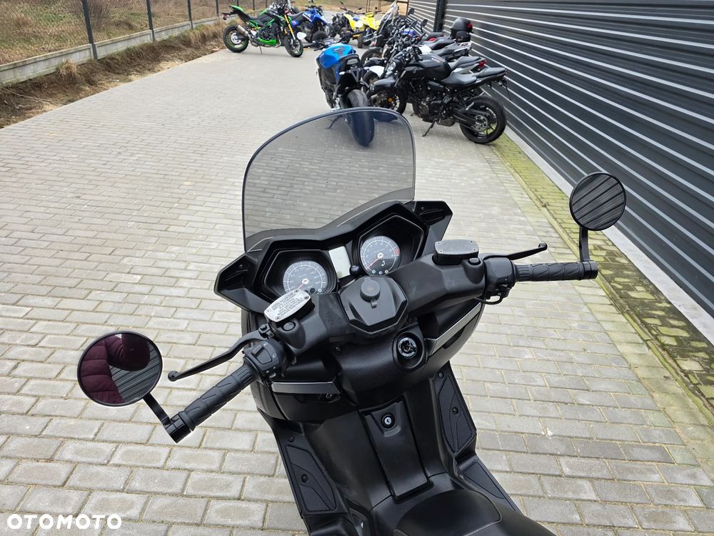 Yamaha X-max - 25