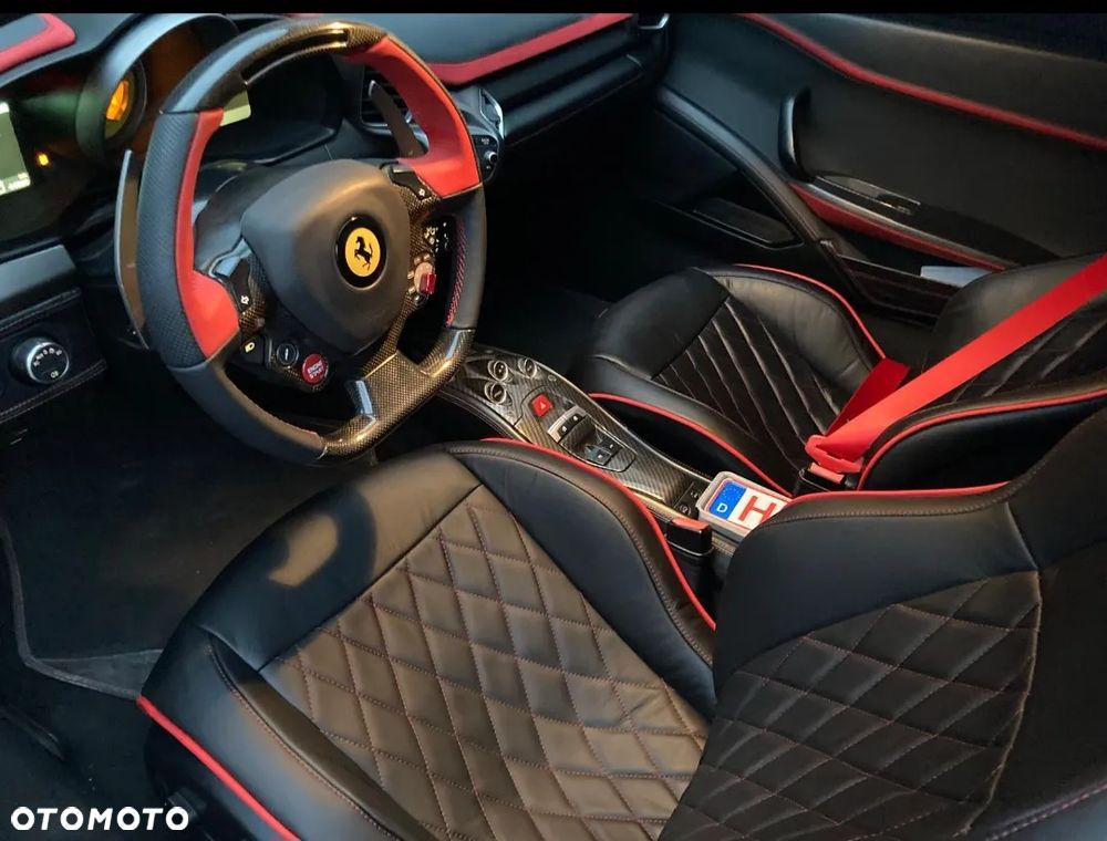 Ferrari 458 Italia - 12