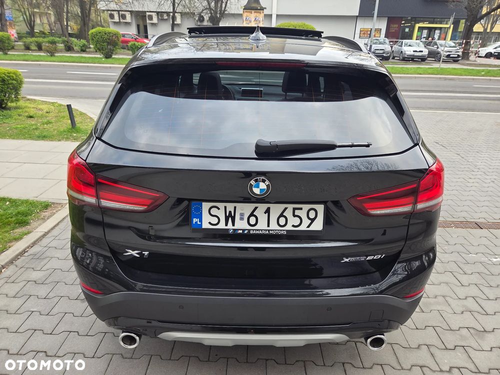 BMW X1 xDrive20i - 9