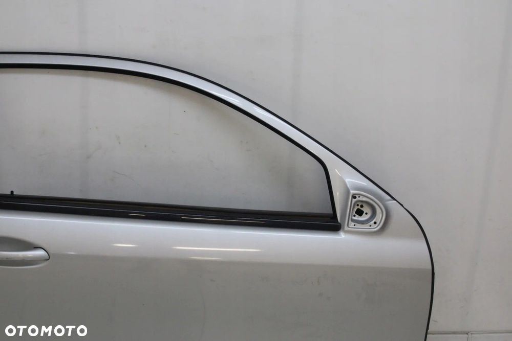 MERCEDES CLC W203 2008R- DRZWI PRAWY PRAWE PRZÓD PRZEDNIE 775 - KOD LAKIERU - 3