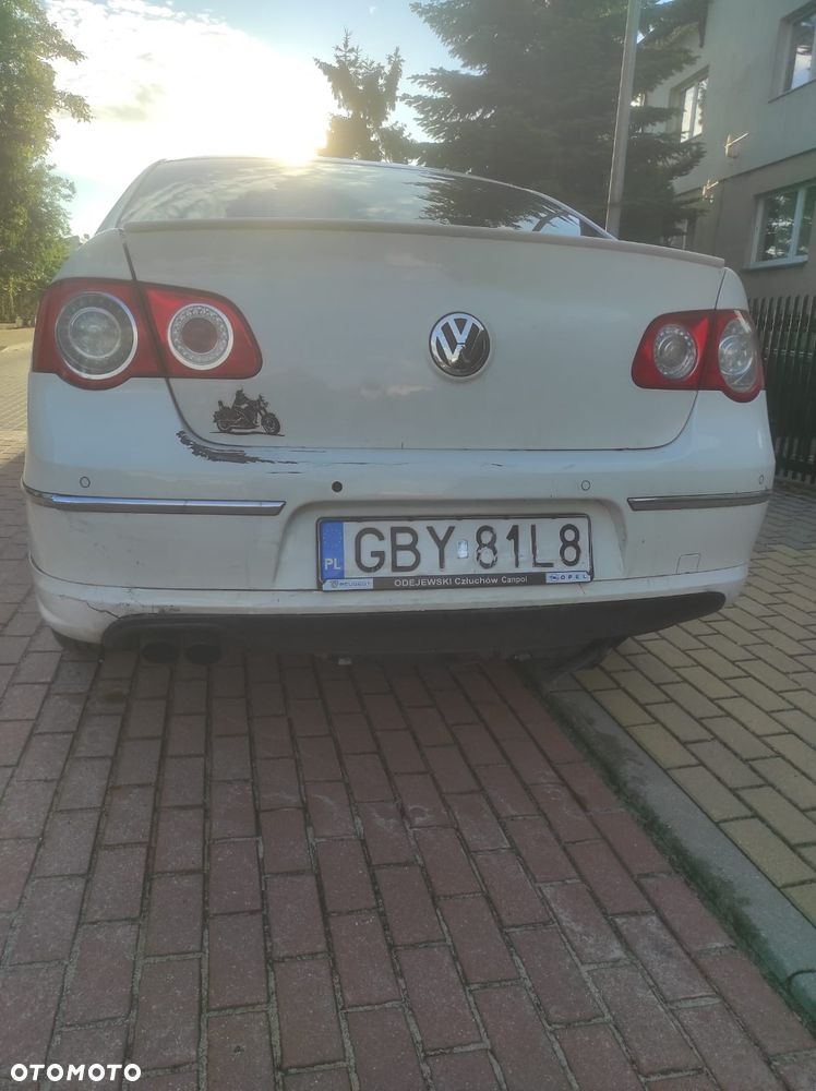 Volkswagen Passat - 12