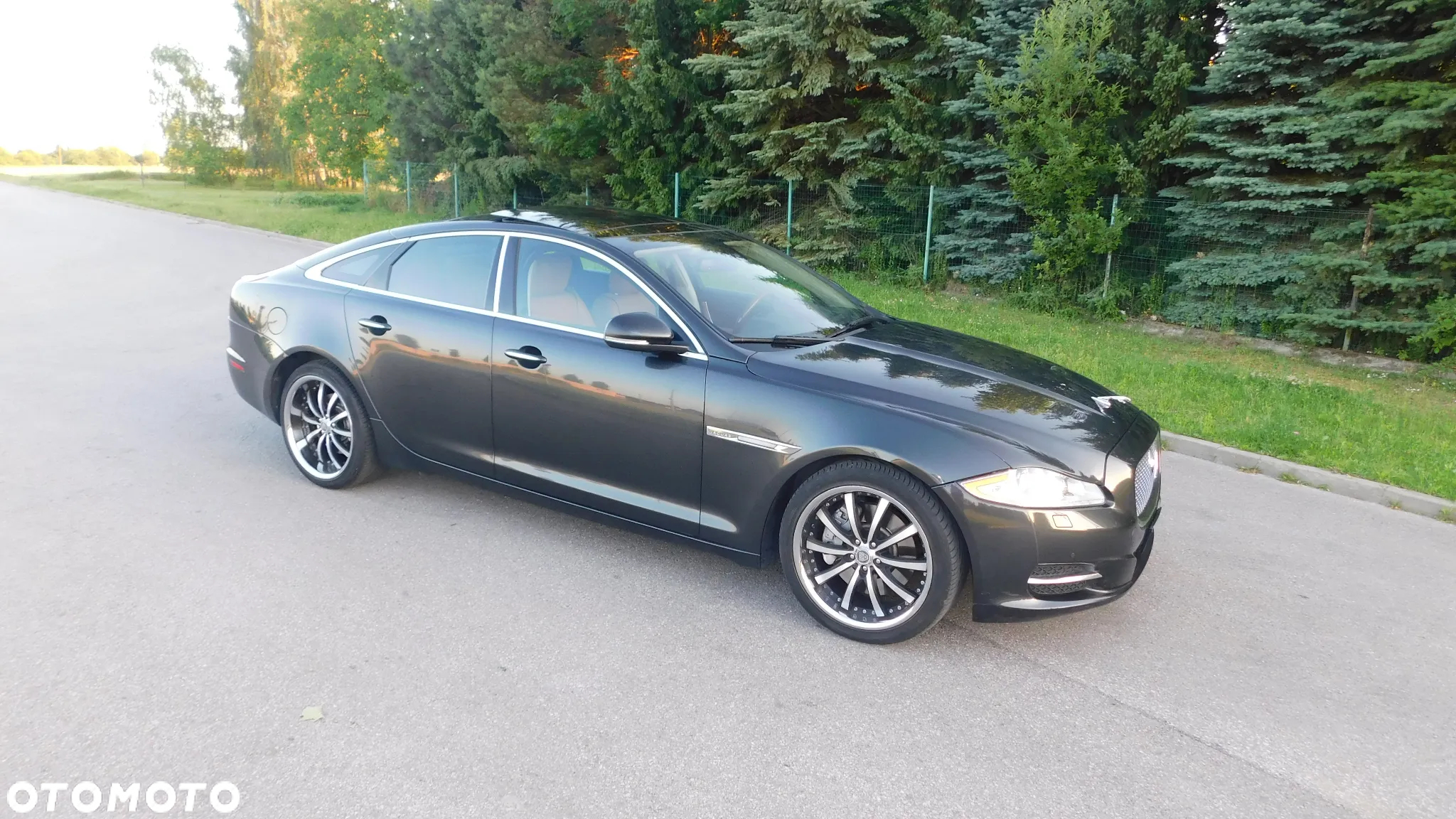Jaguar XJ 5.0 V8 LWB Premium Luxury - 3