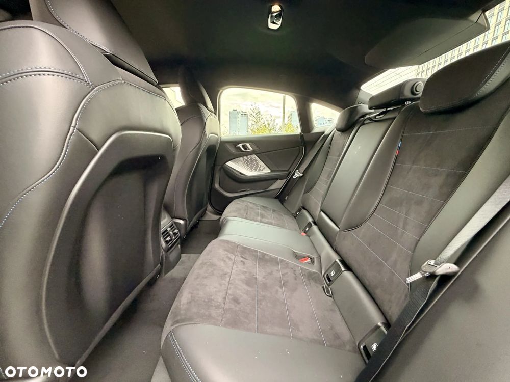 BMW Seria 2 220i mHEV - 8
