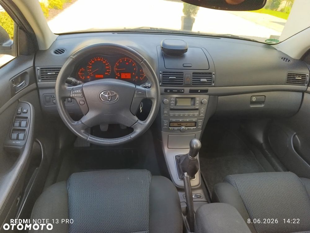 Toyota Avensis 1.8 VVT-i Combi - 11