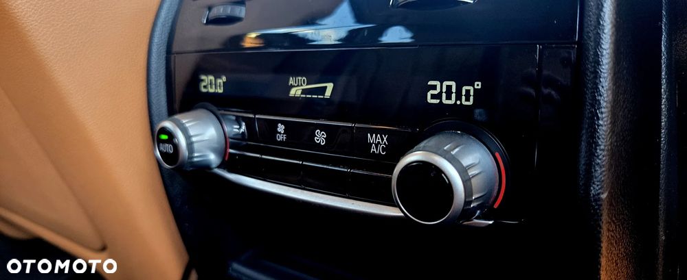 BMW Seria 5 520d Luxury Line - 11