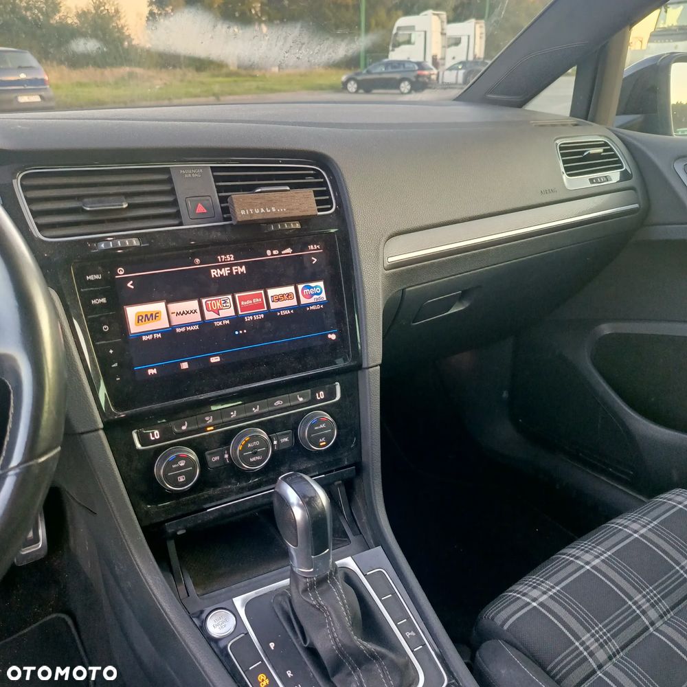 Volkswagen Golf - 17