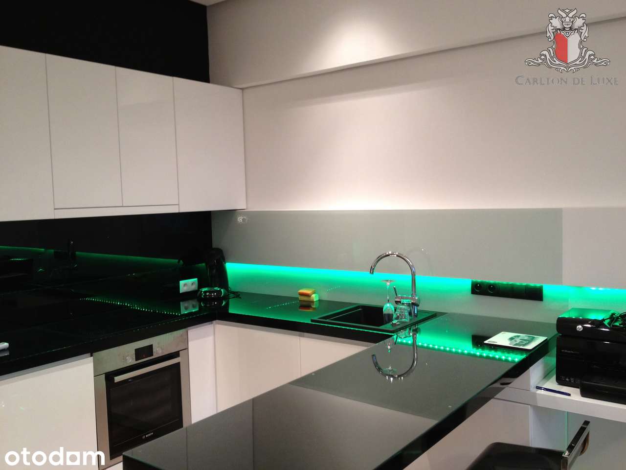 fully furnished 2 room apartment with air conditioning