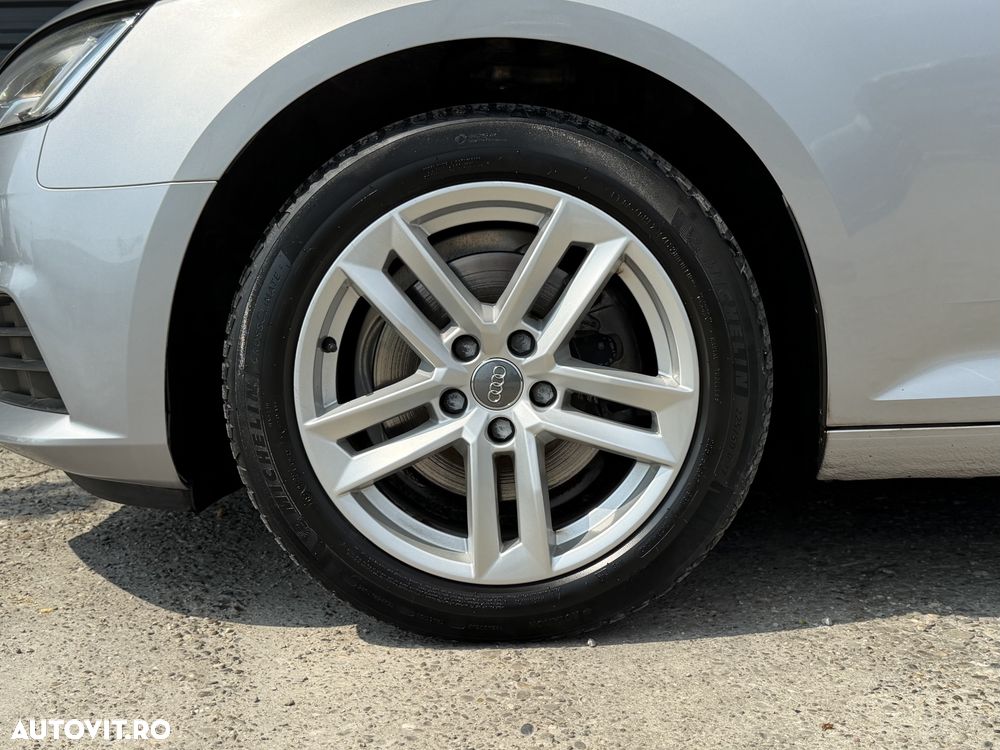 Audi A4 Avant 30 TDI advanced - 33