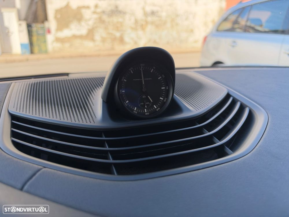 Porsche Taycan Sport Turismo Turbo - 16
