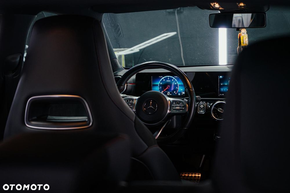 Mercedes-Benz Klasa A 180 7G-DCT AMG Line Advanced - 13