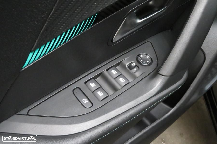 Peugeot 2008 1.2 PureTech Allure Pack - 23