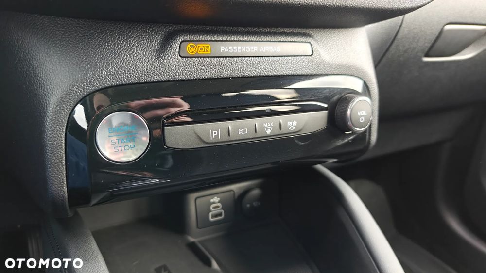 Ford Kuga 2.5 Duratec FHEV TITANIUM - 22