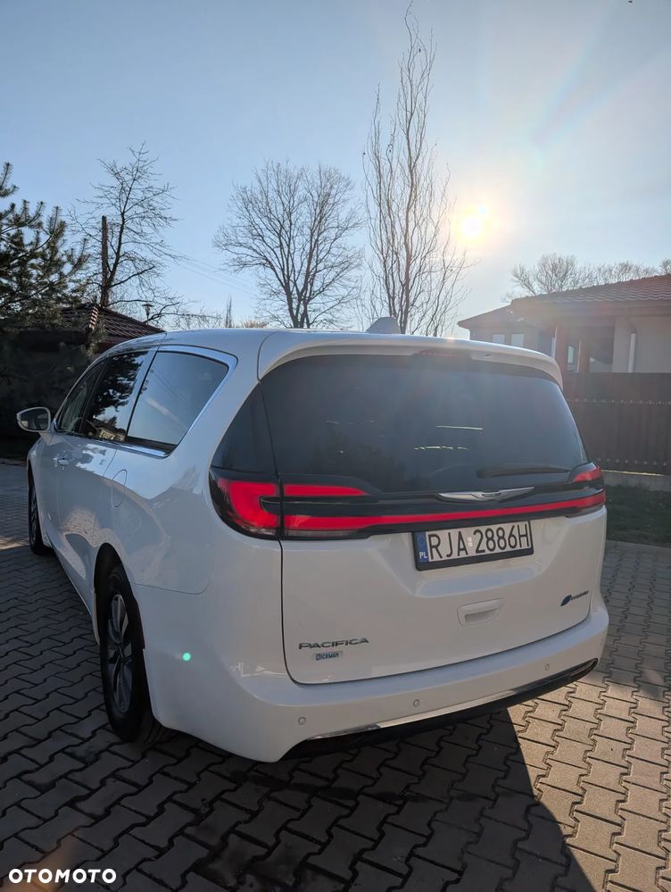 Chrysler Pacifica - 11