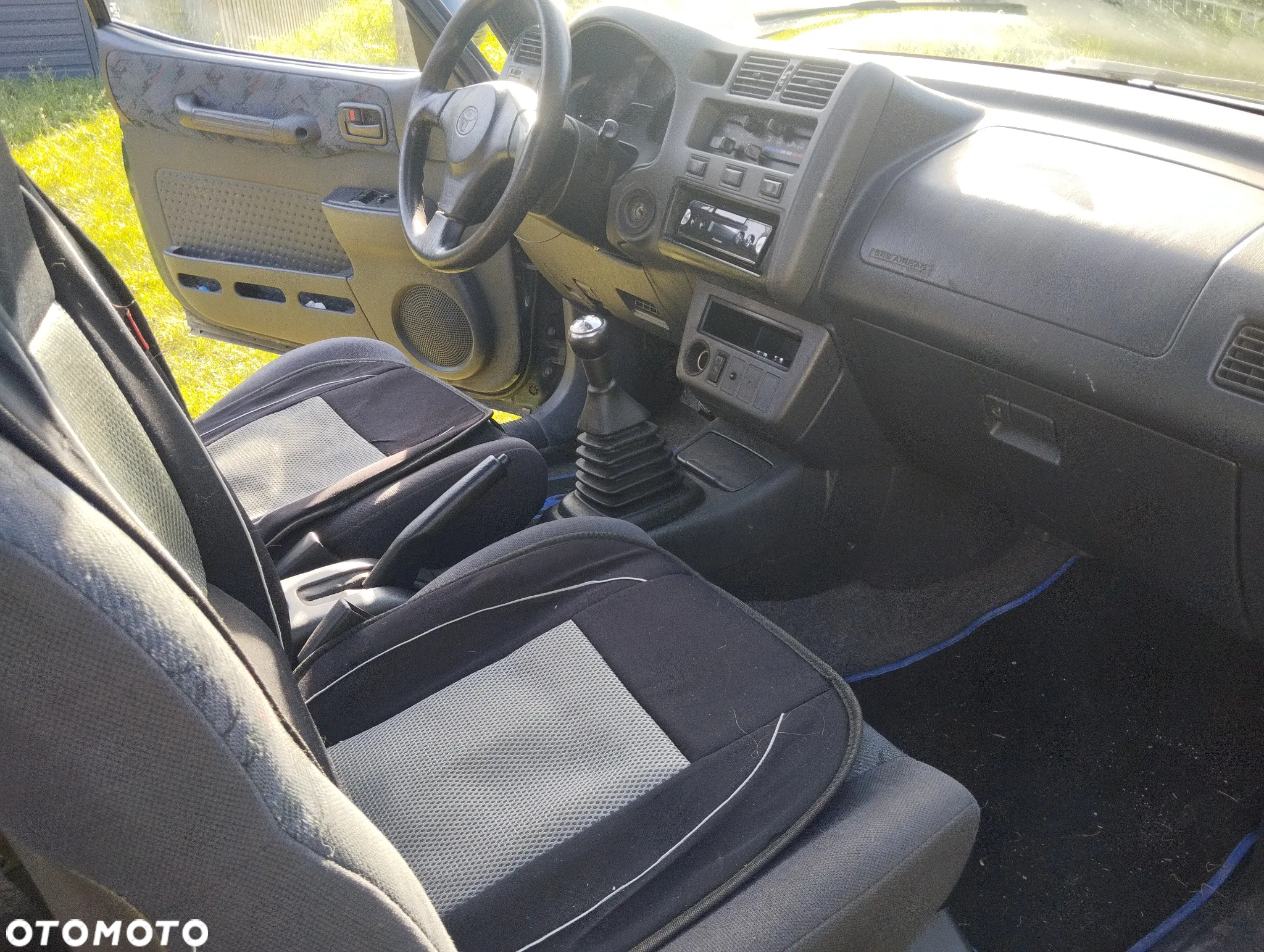 Toyota RAV4 2.0 - 6