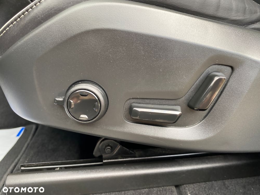 Volvo XC 60 B4 D Geartronic RDesign - 29