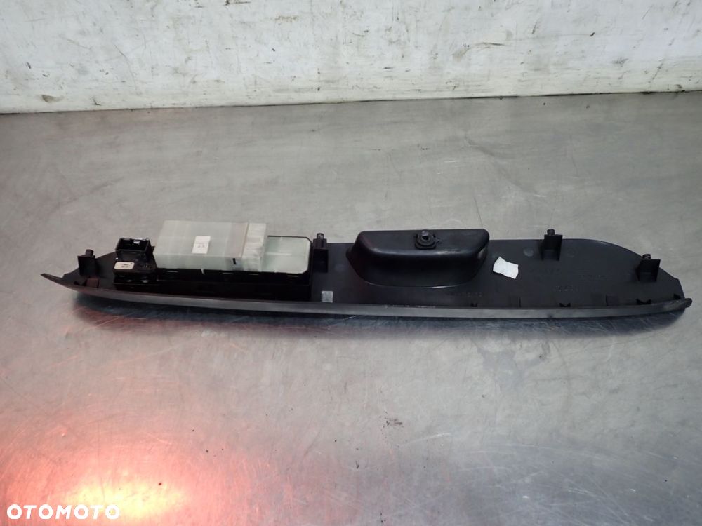 PANEL STEROWANIA SZYB KIEROWCY SUZUKI SX4 1.6 83725-79J10 - 3