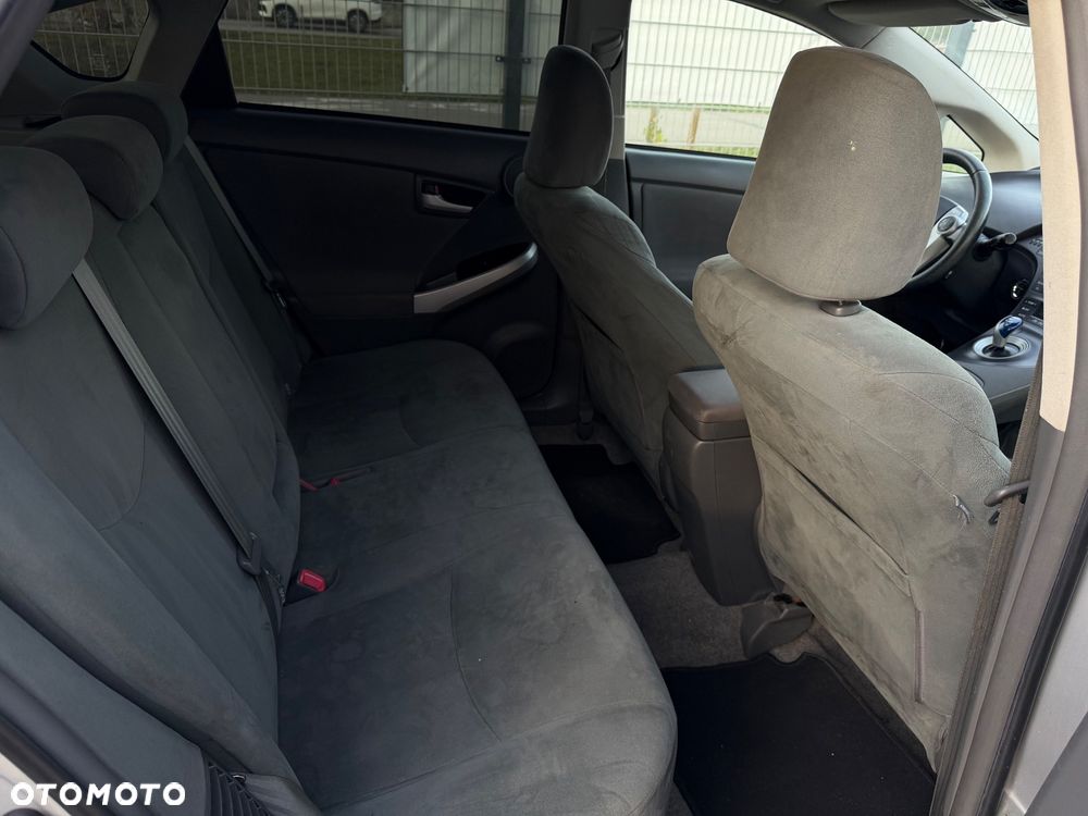 Toyota Prius (Hybrid) Executive - 22