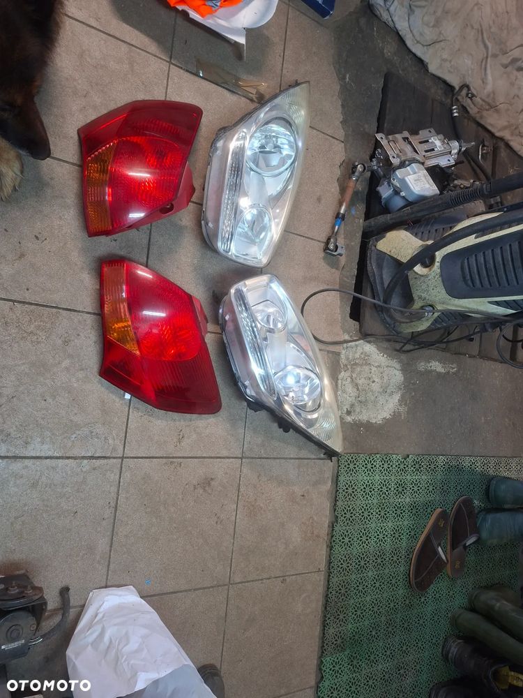 KIA venga  lewe lub prawe przód tyl lampa EUROPA - 4