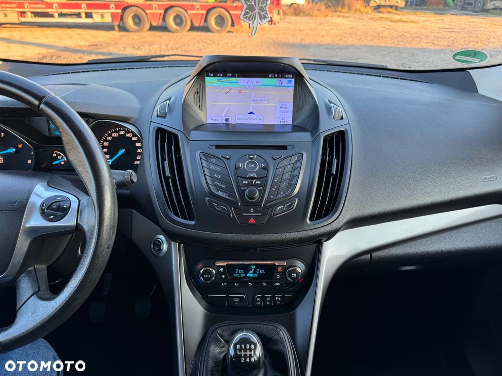 Ford Kuga 1.6 EcoBoost 2x4 Titanium - 3