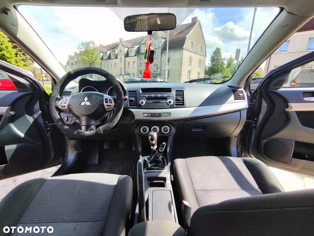 Mitsubishi Lancer 1.8 Invite - 15